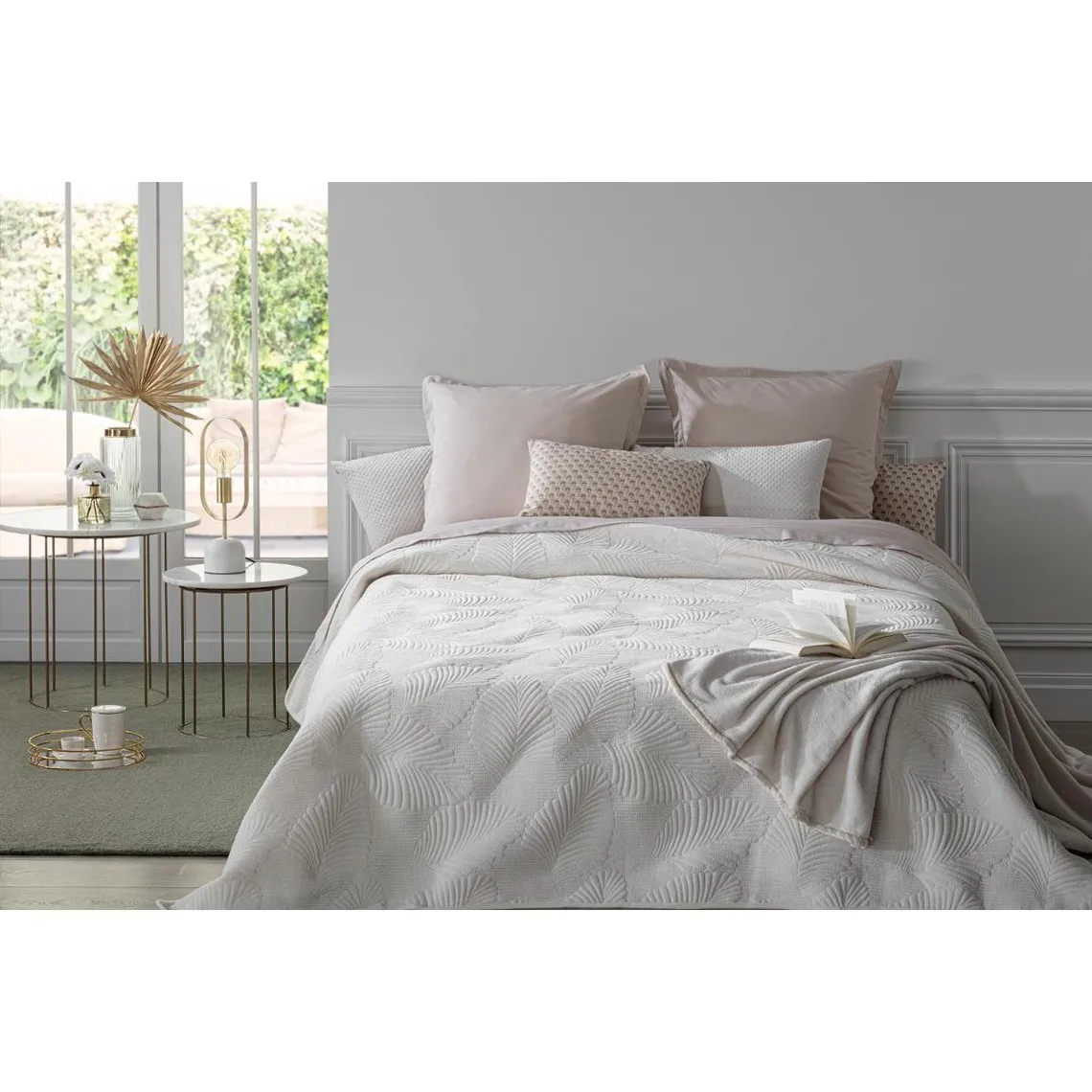 Dessus de Lit Velours Feuille Ivoire 240 x 260 | 3 Suisses