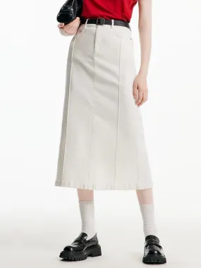 Jupe longue fendue en denim blanc avec ceinture